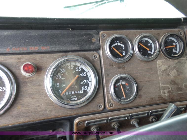 image for item BR9328 1995 Freightliner FL112SD dump truck