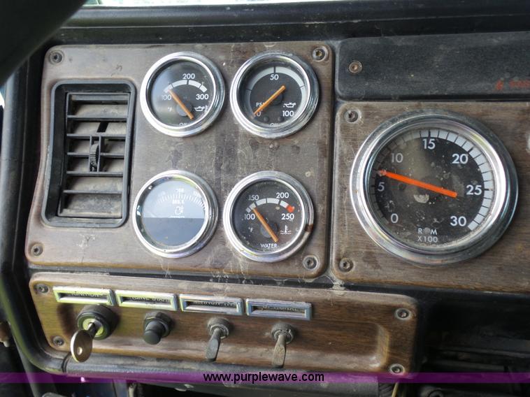 image for item BR9328 1995 Freightliner FL112SD dump truck