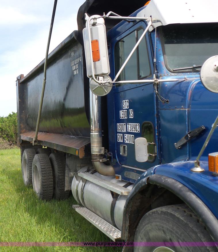 image for item BR9328 1995 Freightliner FL112SD dump truck