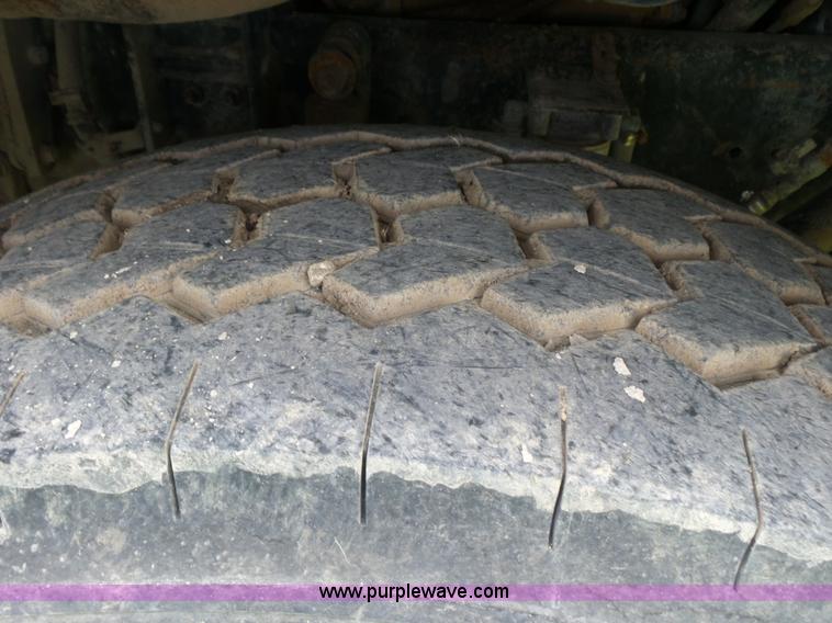 image for item BR9328 1995 Freightliner FL112SD dump truck