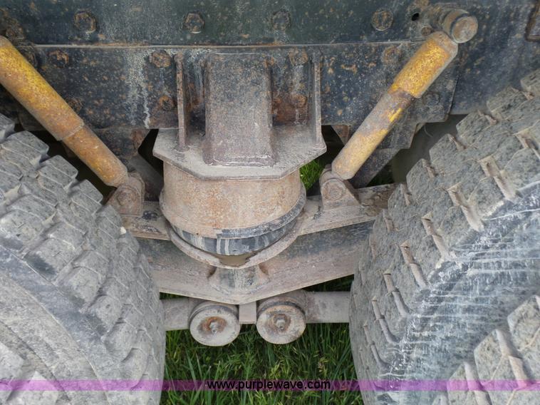 image for item BR9328 1995 Freightliner FL112SD dump truck