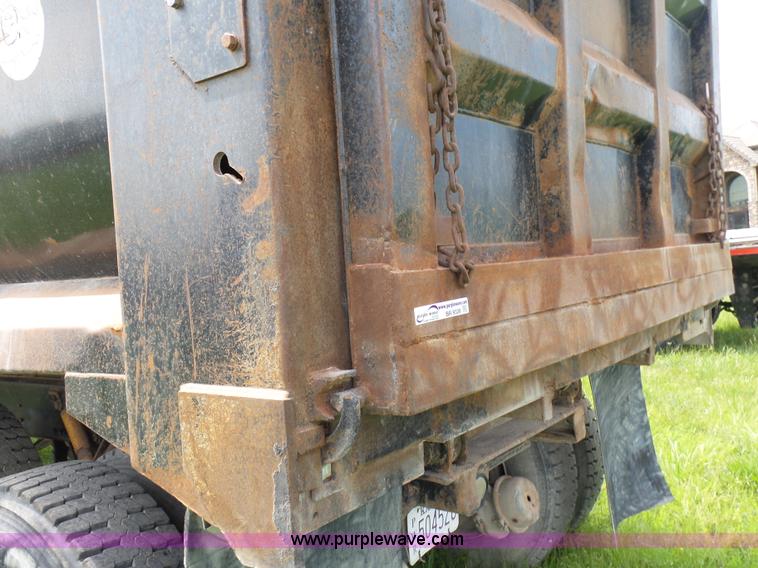 image for item BR9328 1995 Freightliner FL112SD dump truck