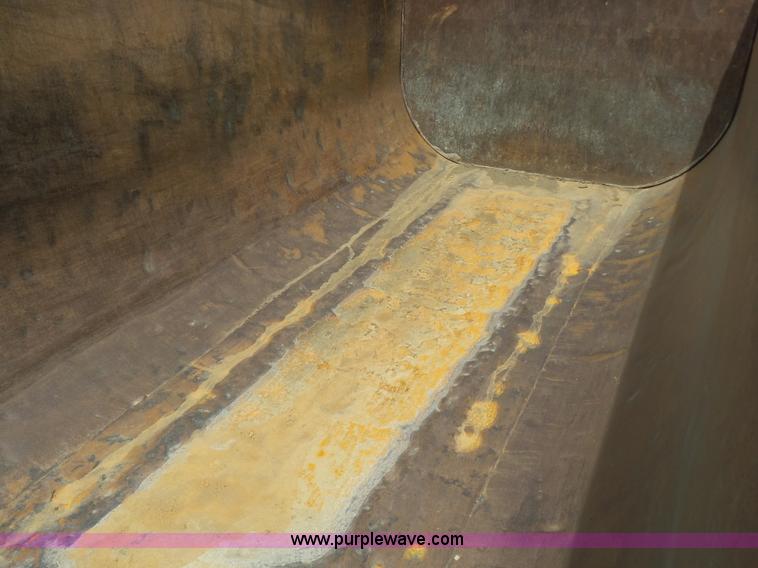 image for item BR9328 1995 Freightliner FL112SD dump truck