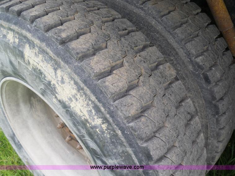 image for item BR9328 1995 Freightliner FL112SD dump truck