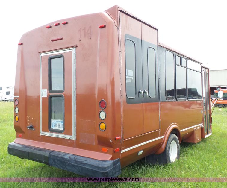 image for item BR9330 2004 Ford E450 bus