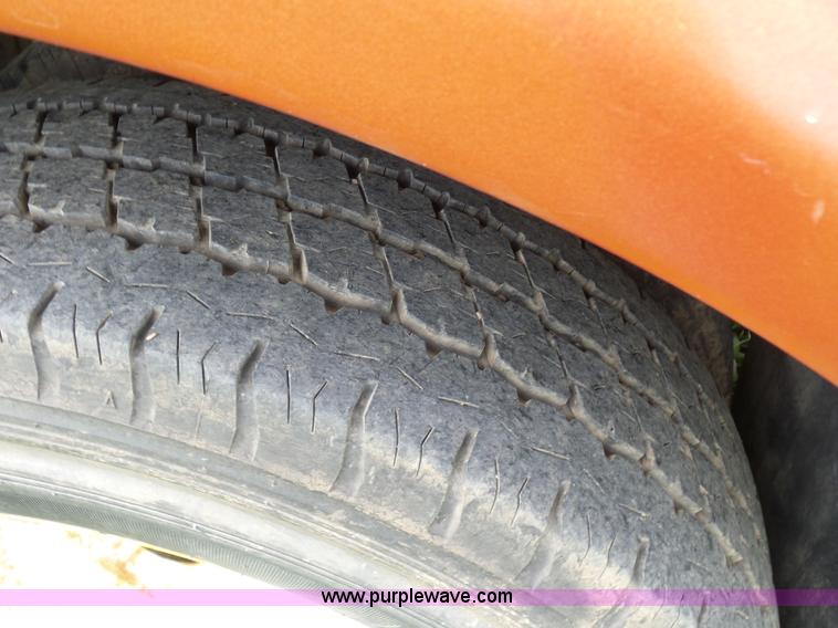 image for item BR9330 2004 Ford E450 bus