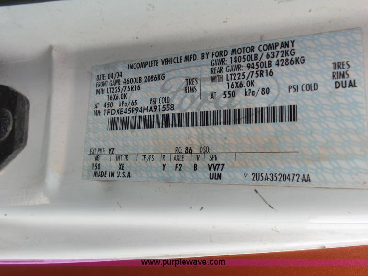 image for item BR9330 2004 Ford E450 bus