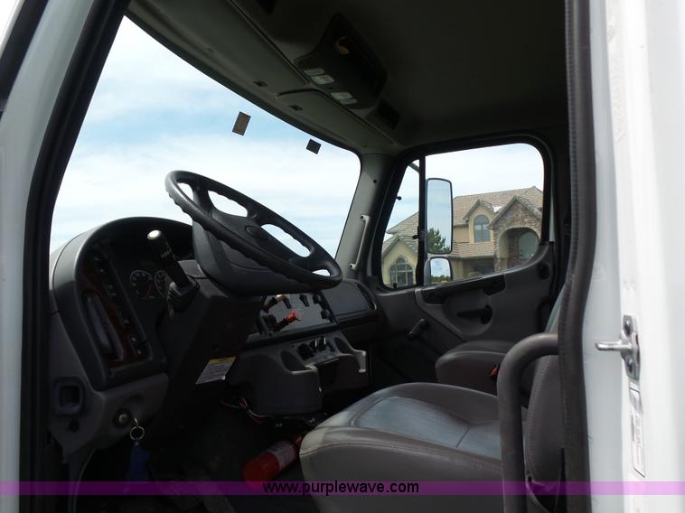 image for item BR9336 2009 Freightliner Business Class M2 flatbed truck