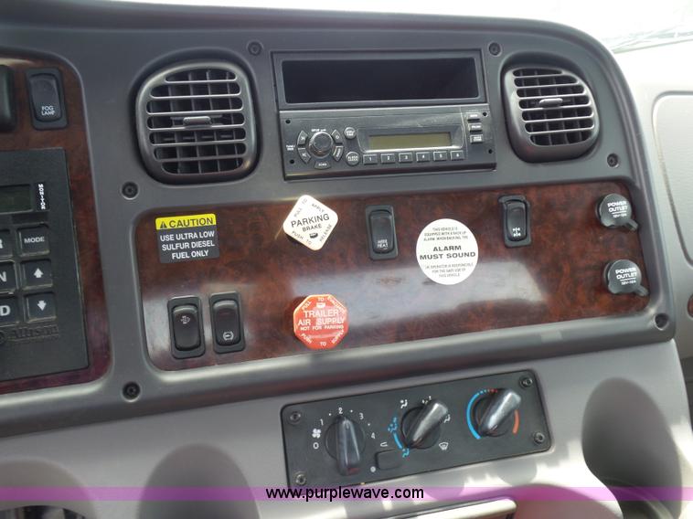 image for item BR9336 2009 Freightliner Business Class M2 flatbed truck