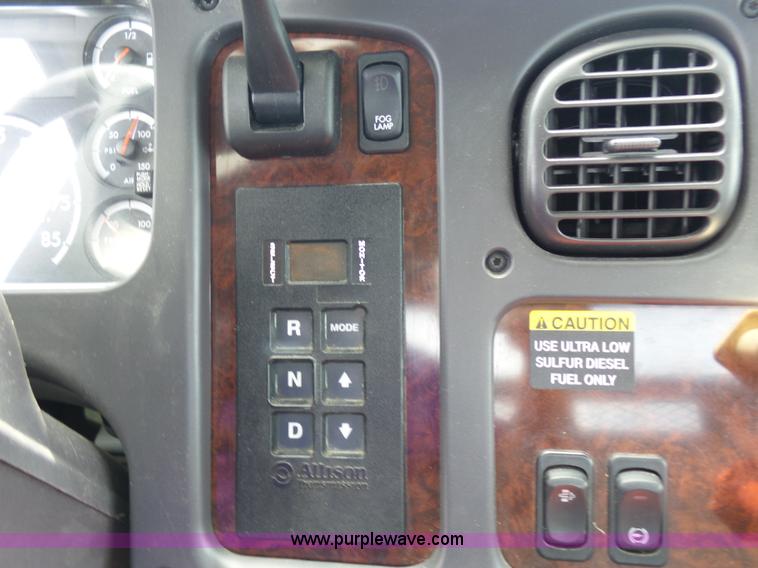 image for item BR9336 2009 Freightliner Business Class M2 flatbed truck