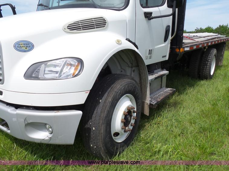 image for item BR9336 2009 Freightliner Business Class M2 flatbed truck