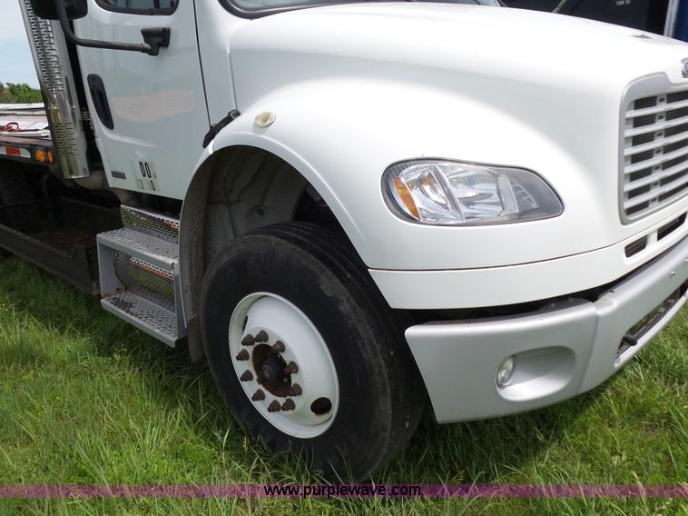 image for item BR9336 2009 Freightliner Business Class M2 flatbed truck