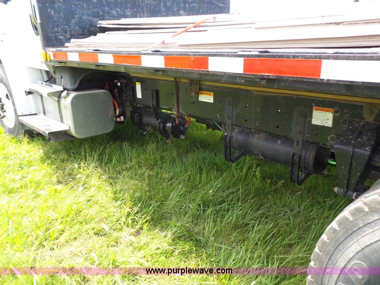 image for item BR9336 2009 Freightliner Business Class M2 flatbed truck