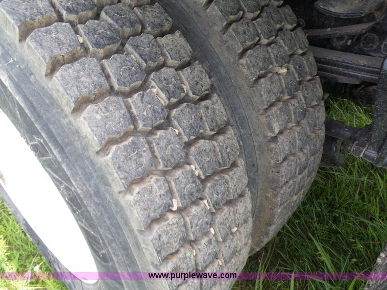 image for item BR9336 2009 Freightliner Business Class M2 flatbed truck