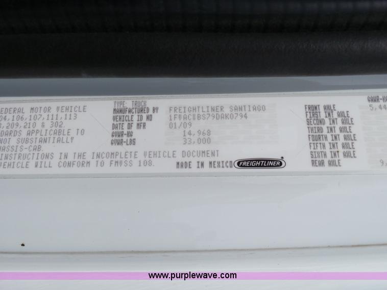 image for item BR9336 2009 Freightliner Business Class M2 flatbed truck