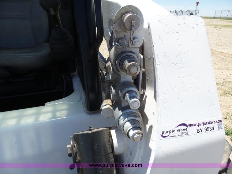 image for item BY9534 2005 Bobcat A300 skid steer