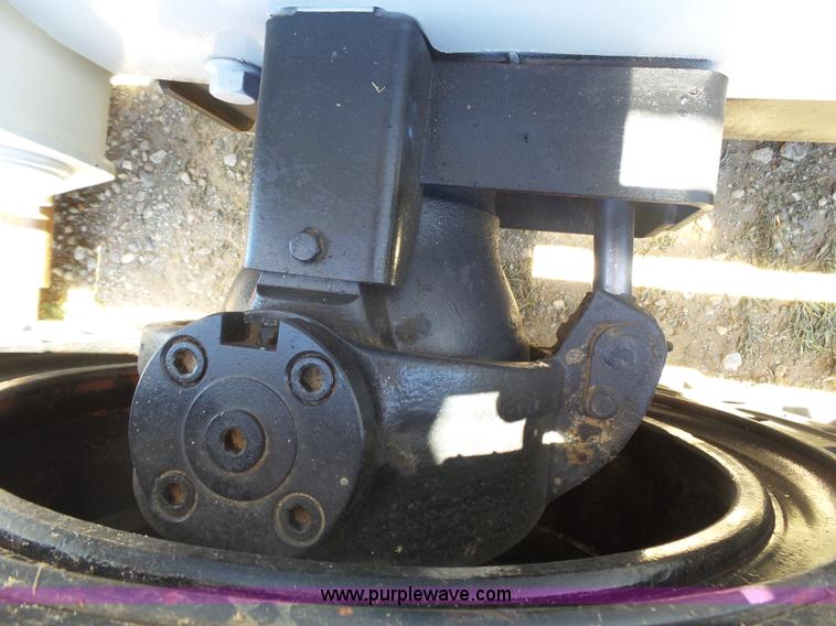 image for item BY9534 2005 Bobcat A300 skid steer