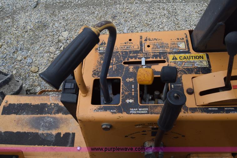 image for item CB9366 1999 Case 660 cable plow