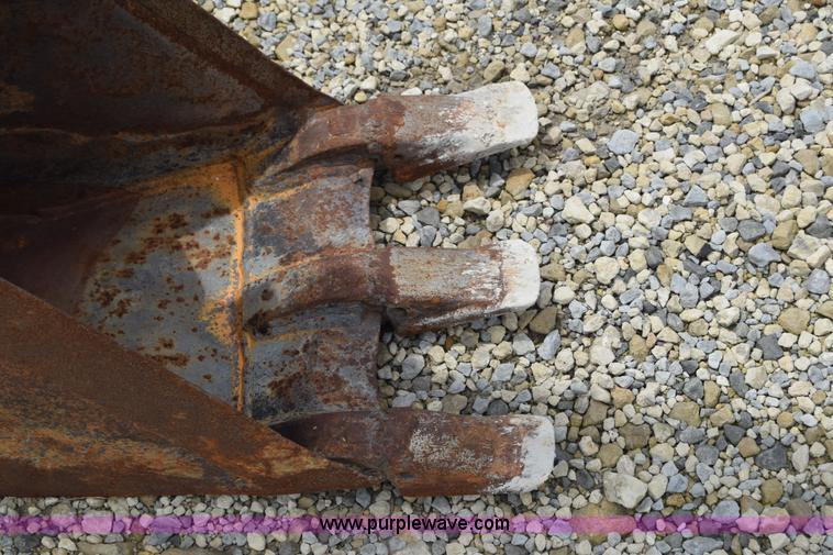 image for item CB9366 1999 Case 660 cable plow