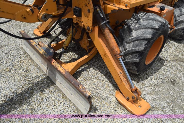 image for item CB9366 1999 Case 660 cable plow