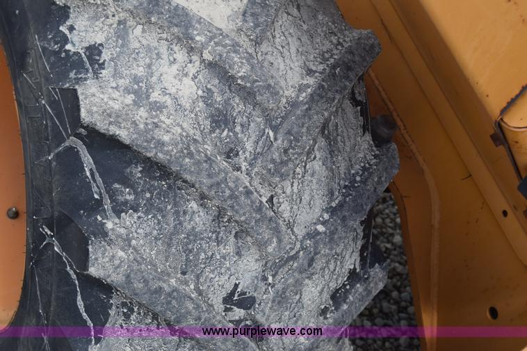 image for item CB9366 1999 Case 660 cable plow