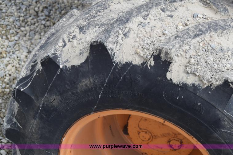 image for item CB9366 1999 Case 660 cable plow