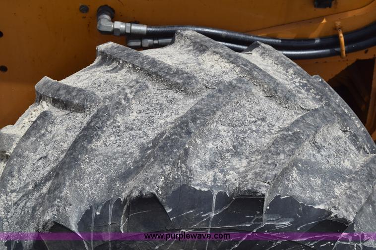 image for item CB9366 1999 Case 660 cable plow