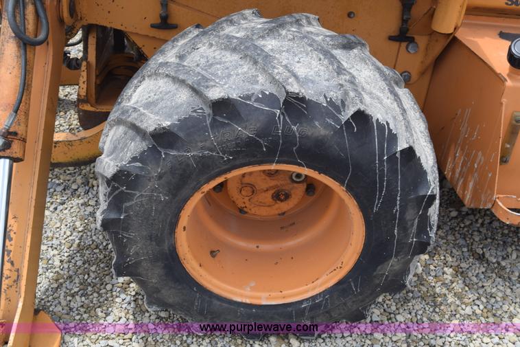 image for item CB9366 1999 Case 660 cable plow