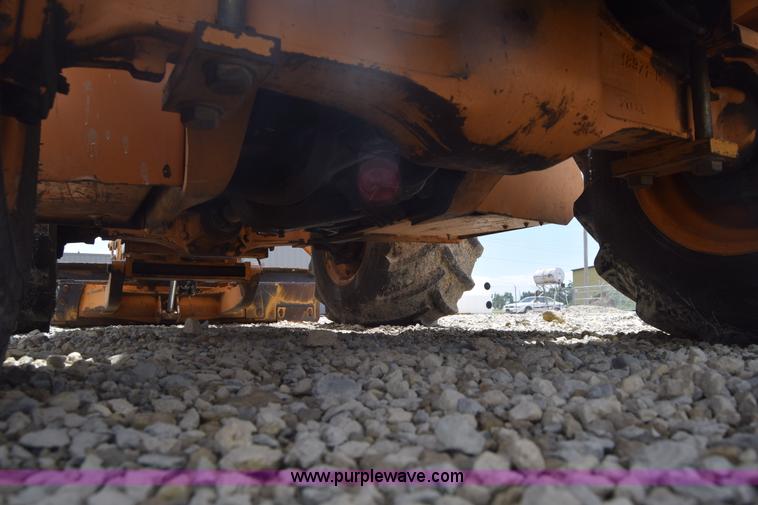 image for item CB9366 1999 Case 660 cable plow