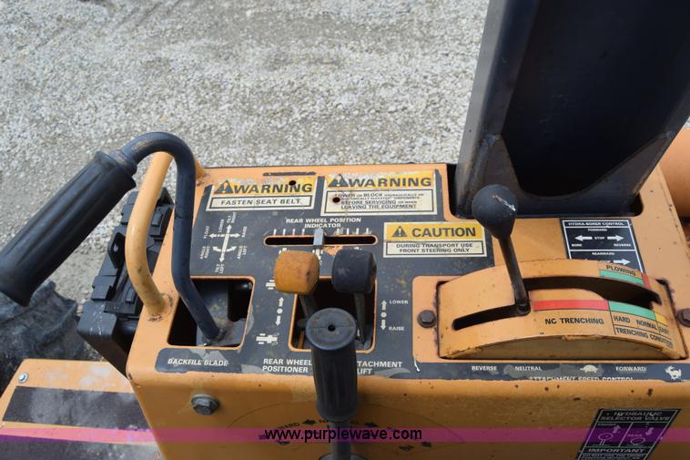 image for item CB9367 1999 Case 560 trencher