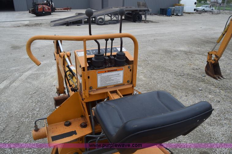 image for item CB9367 1999 Case 560 trencher