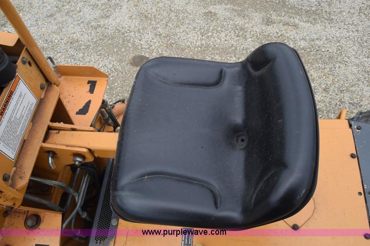 image for item CB9367 1999 Case 560 trencher