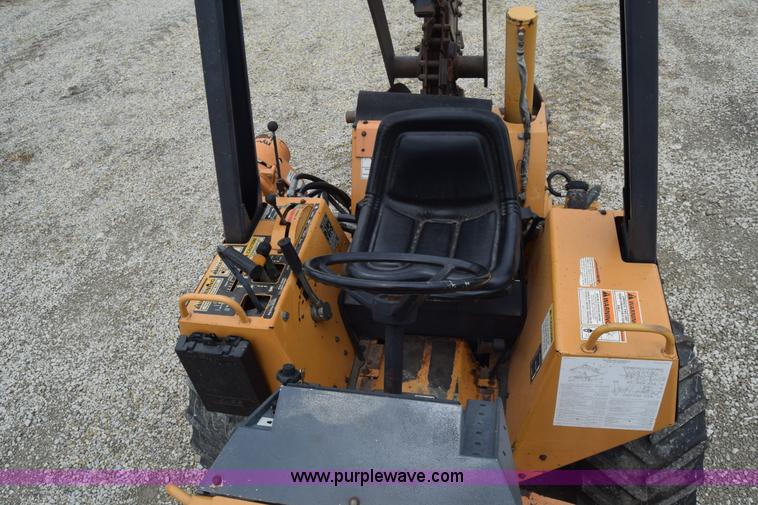 image for item CB9367 1999 Case 560 trencher