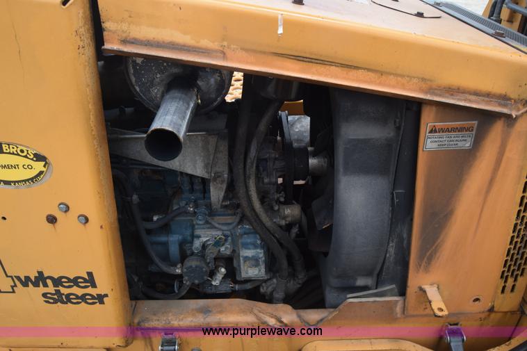 image for item CB9367 1999 Case 560 trencher