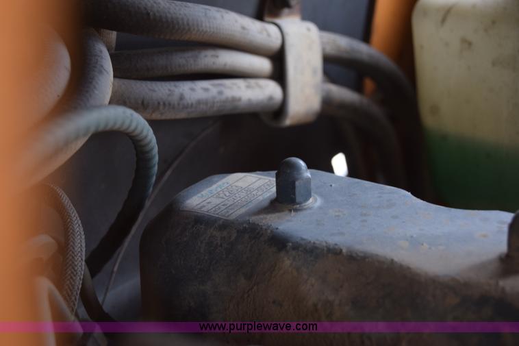 image for item CB9367 1999 Case 560 trencher