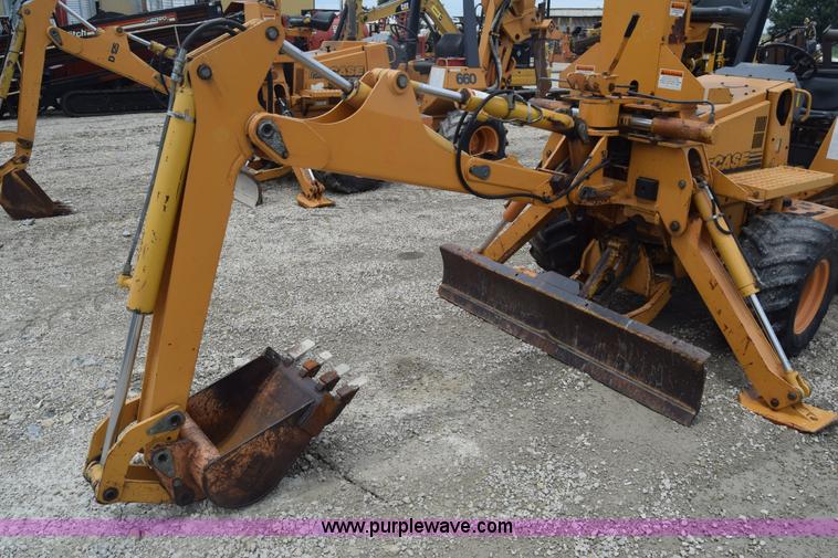 image for item CB9367 1999 Case 560 trencher
