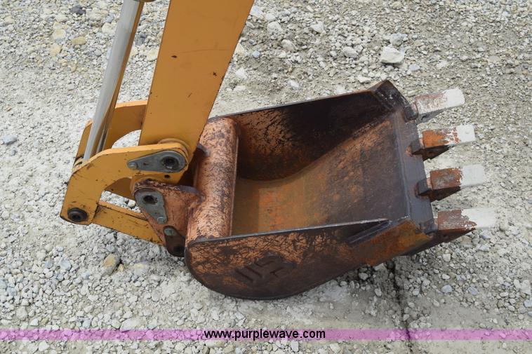 image for item CB9367 1999 Case 560 trencher