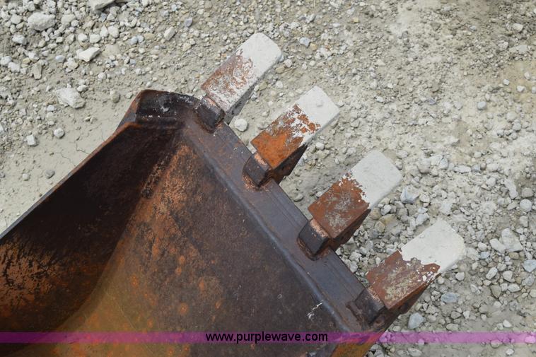 image for item CB9367 1999 Case 560 trencher