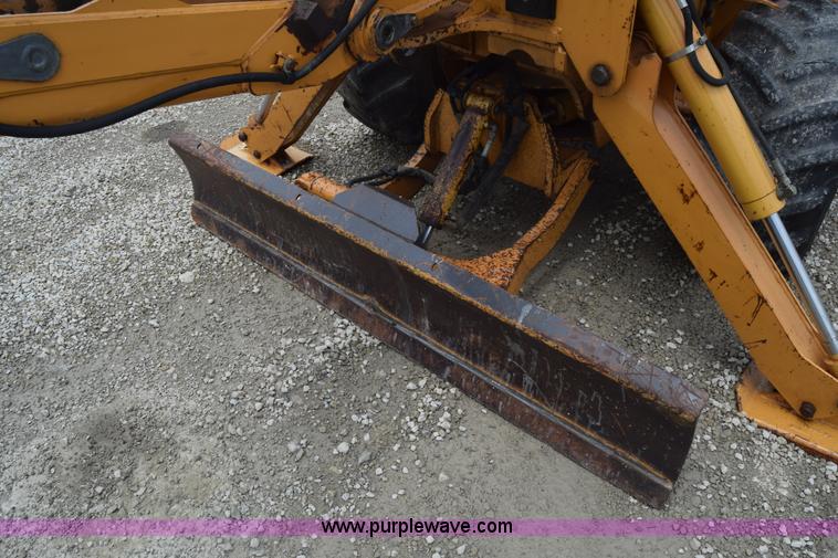 image for item CB9367 1999 Case 560 trencher