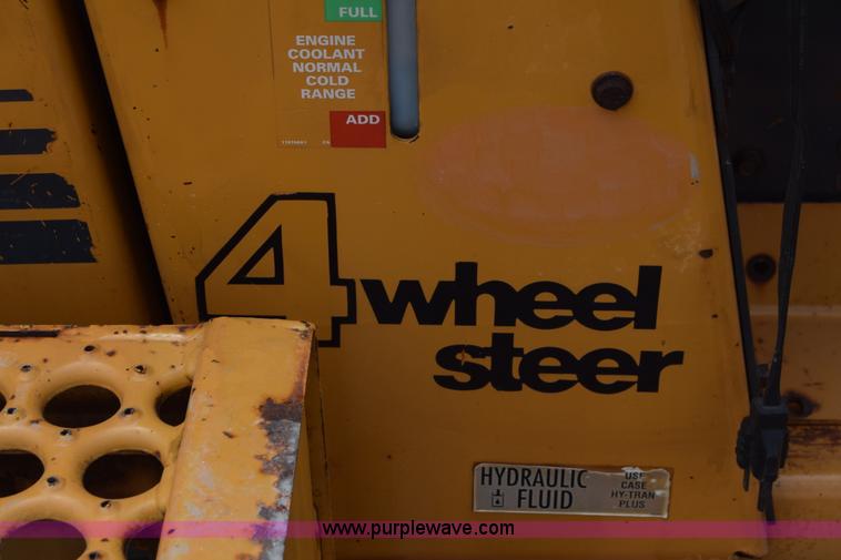 image for item CB9367 1999 Case 560 trencher