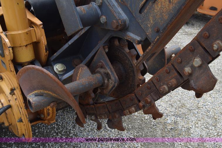 image for item CB9367 1999 Case 560 trencher