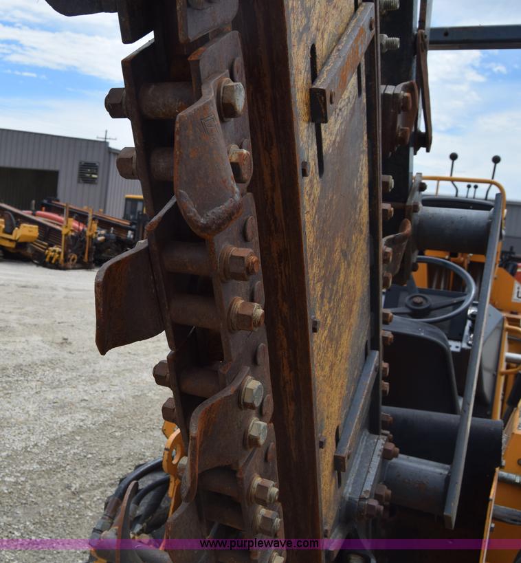 image for item CB9367 1999 Case 560 trencher