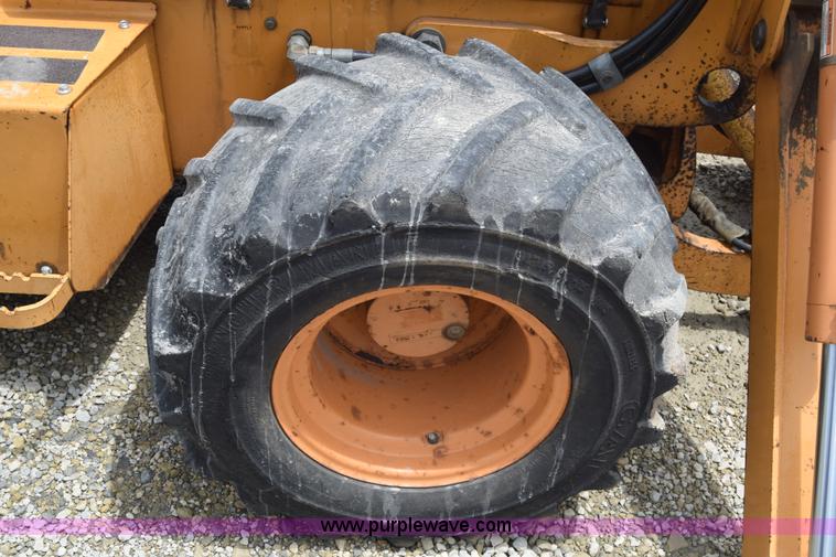 image for item CB9367 1999 Case 560 trencher