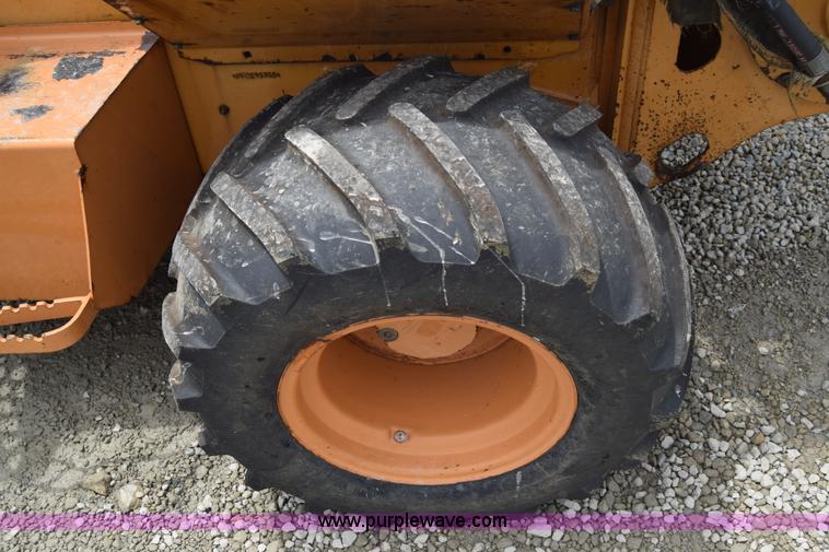 image for item CB9367 1999 Case 560 trencher