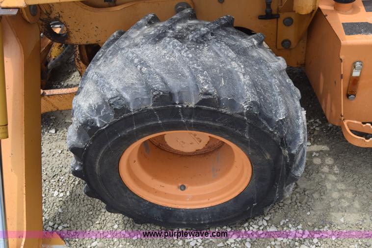 image for item CB9367 1999 Case 560 trencher