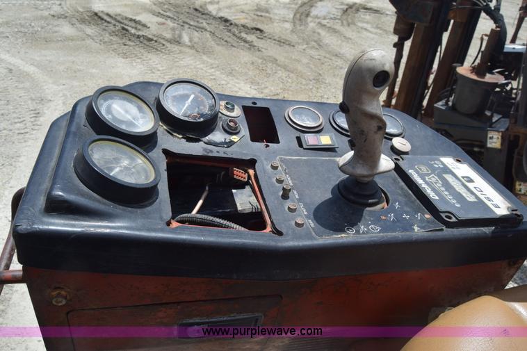 image for item CB9370 2001 Ditch Witch JT2720  all terrain directional drill