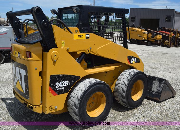 image for item CB9371 2012 Caterpillar 242B3 skid steer