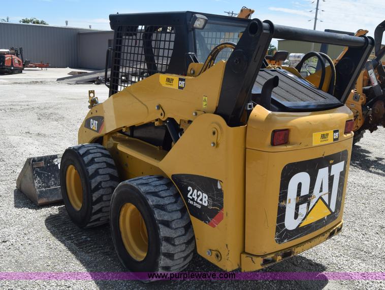 image for item CB9371 2012 Caterpillar 242B3 skid steer