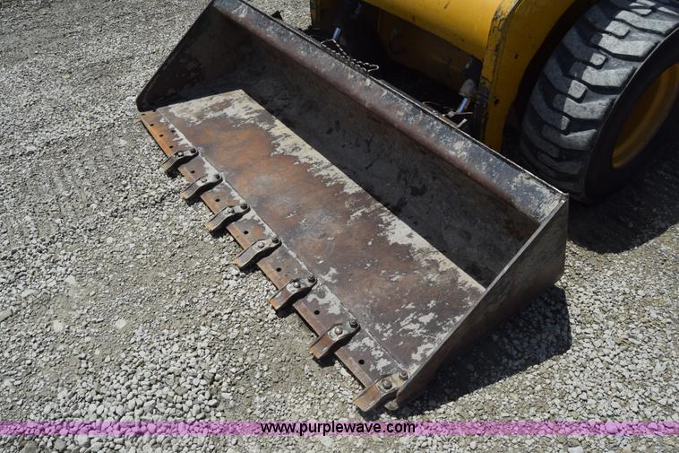 image for item CB9371 2012 Caterpillar 242B3 skid steer