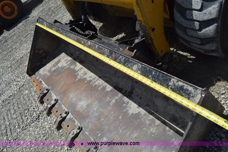 image for item CB9371 2012 Caterpillar 242B3 skid steer